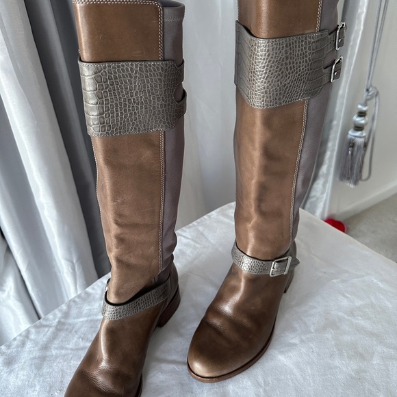 NIKE AIR WOMAN"S LEATHER AND STRETCH FABRIC BOOTS - Picture 2 of 15